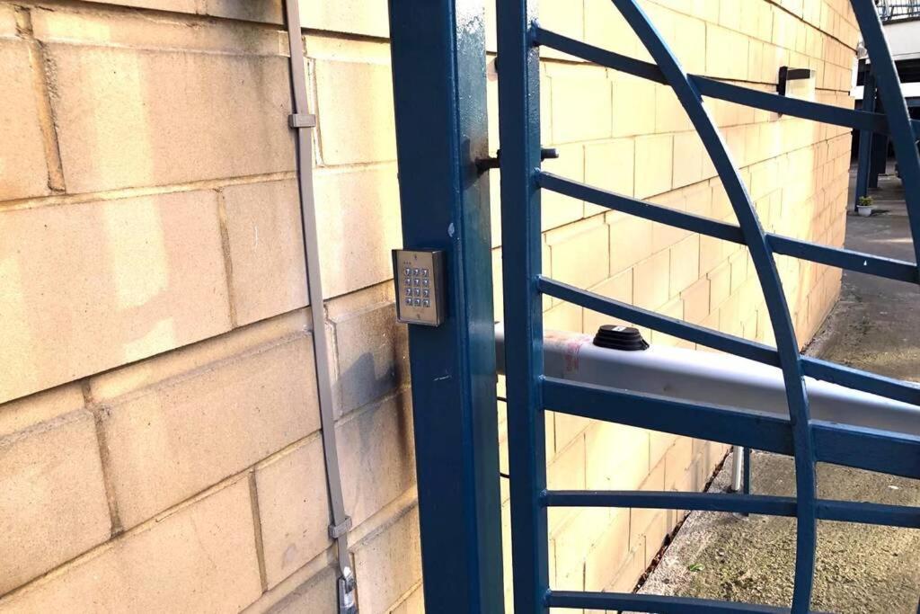 Waterfront Living In Leith With Free Parking! Leilighet Edinburgh Eksteriør bilde